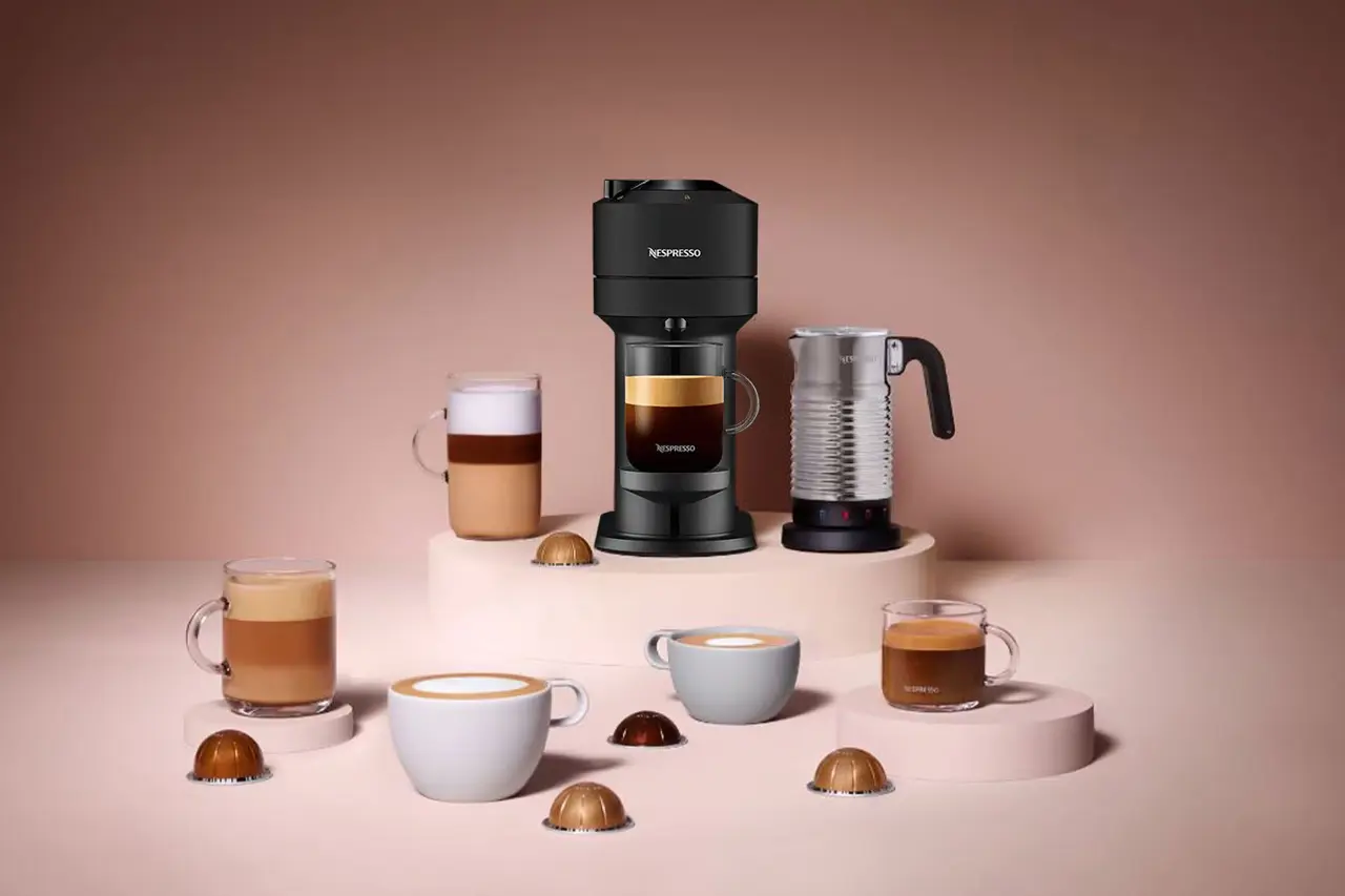 Vertuo Next Matt Black Product Scenic