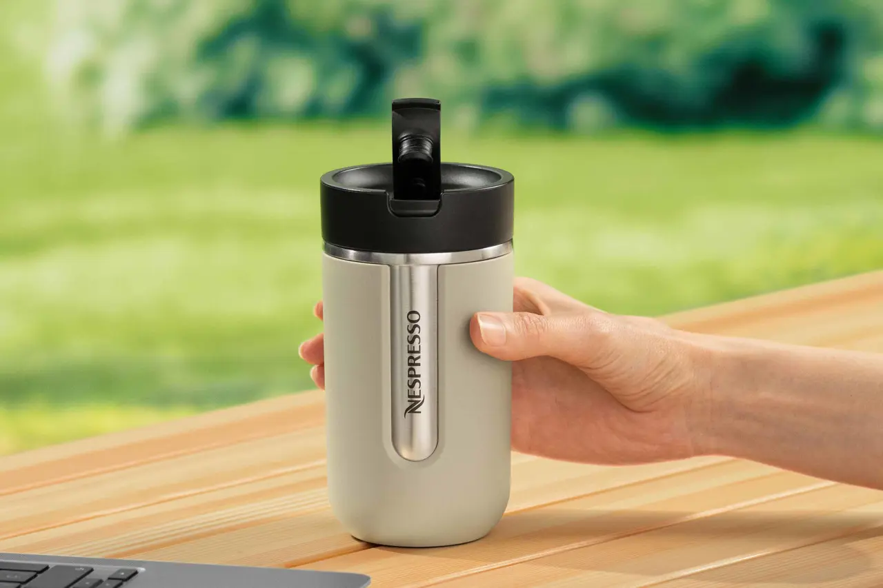 TRAVEL MUG S SAGE GREEN Product Scenic